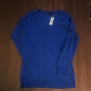 New York & Company Men’s Royal Blue V-Neck Sweater Medium